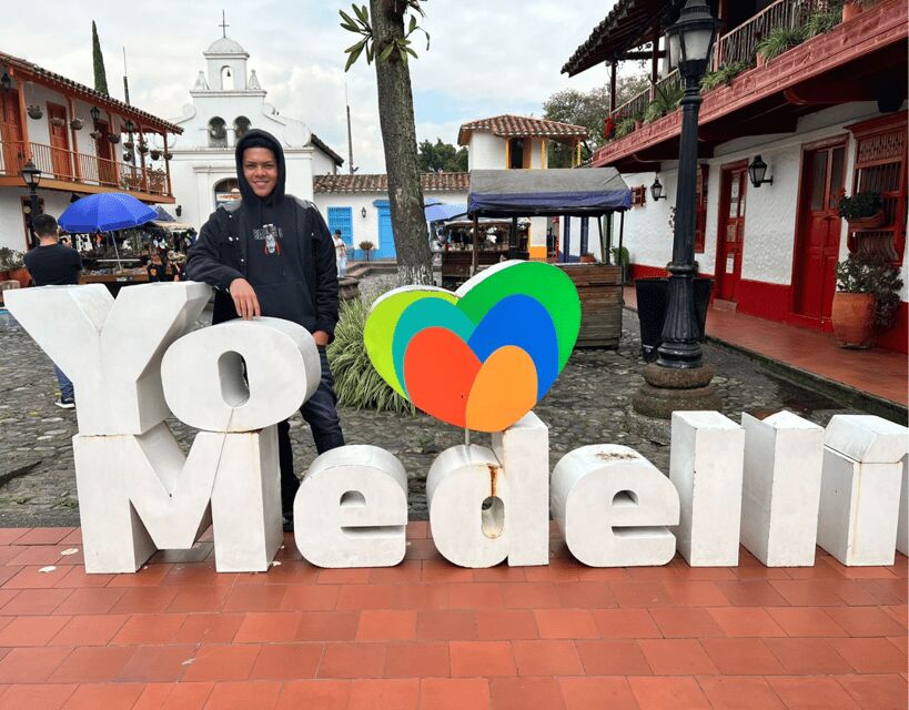 Medellín City Tour and Comuna 13 Experience - The guide makes it count: Steven, Juan Esteban, and Jani examples