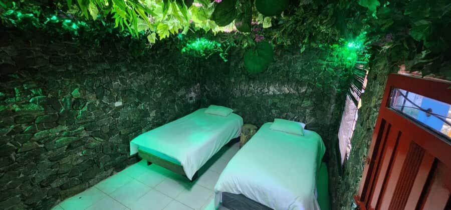 Medellin: Coffee Farm Tour & Spa with Overnight Glamping - Food and timing: BBQ dinner and breakfast done right