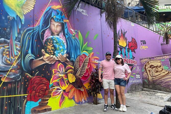 Medellin Commune 13 Historic Tour With Snacks and Drinks - Comuna 13’s murals and electric stairs: why this tour hits