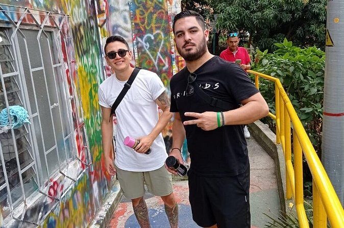 Medellin Commune 13 Historic Tour With Snacks and Drinks - The walk’s core flow: history plus street art on foot