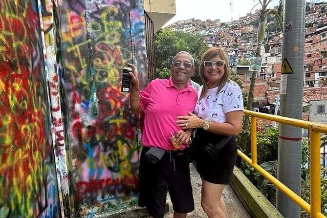 Medellin Commune 13 Historic Tour With Snacks and Drinks - The electric stairs: 6 sections up and what to expect