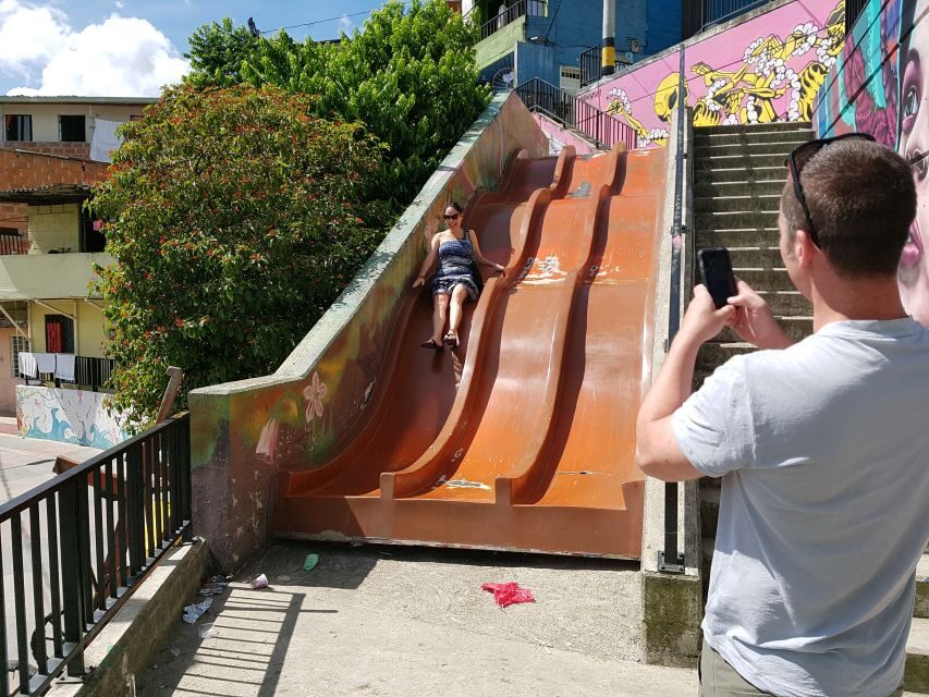 Medellín: Comuna 13, Cable Cars and Botero Statues Tour - Why your guide makes or breaks this tour