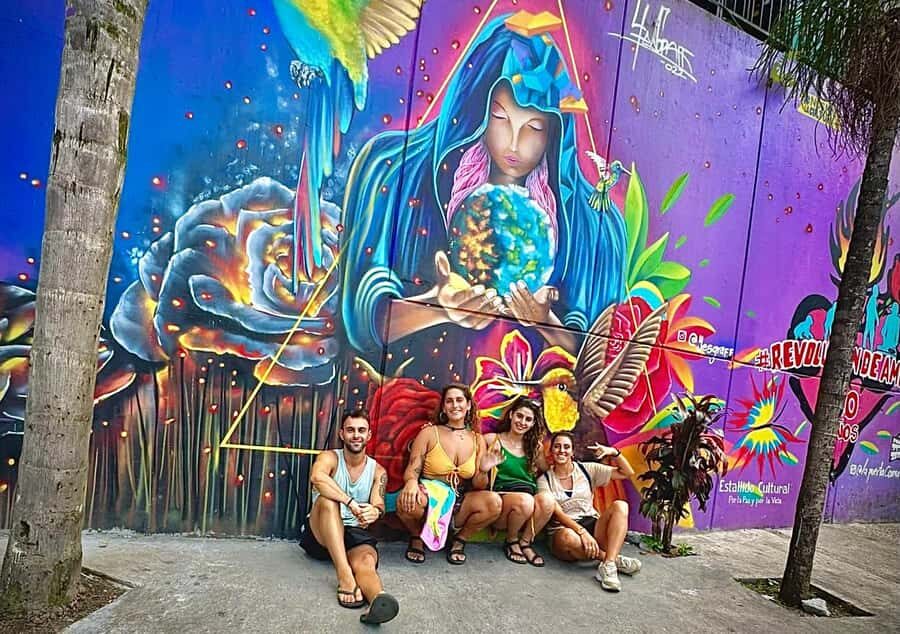 Medellín: Comuna 13 (Graffitour) Discover the Transformation - Why Comuna 13 Graffitour Feels Different From a Typical Street Art Walk