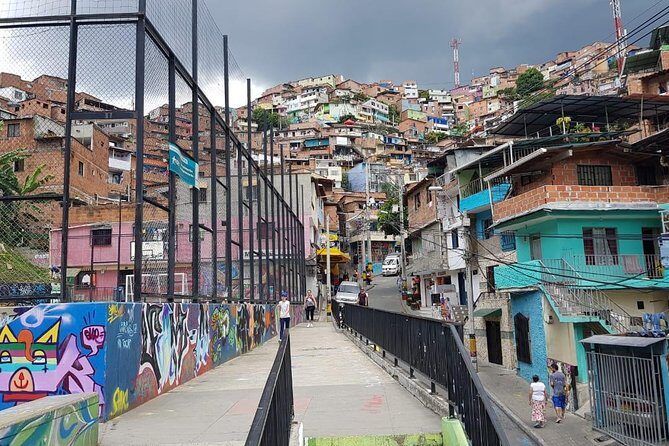 Medellín & Comuna 13 Private Tour - Stop 1: The Comuna 13 escalator area plus a coffee break