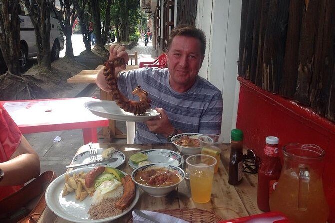 Medellín Food Tour - What you’ll actually eat: snacks, hearty plates, and dessert math