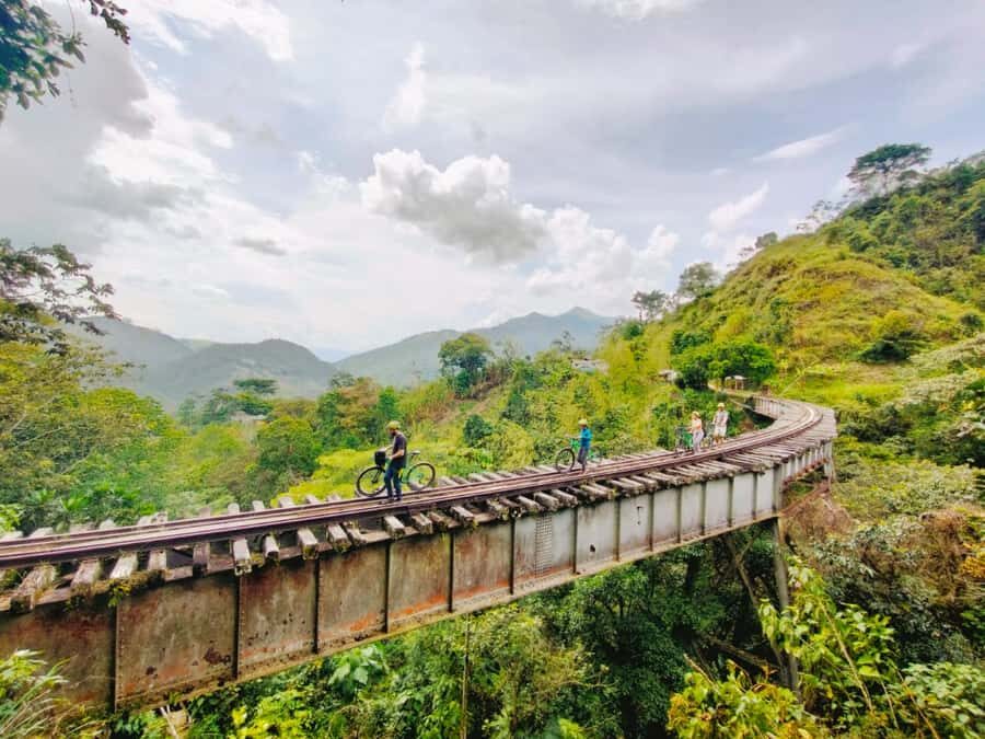 Medellín: Full-Day Mountain Bike Tour with Lunch - Riding Outside the City: Antioquia Roads, Tunnels, and Views