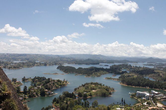 Medellin : Guatape SEMI PRIVATE EXPERIENCE - Who this tour is best for (and who might want another style)