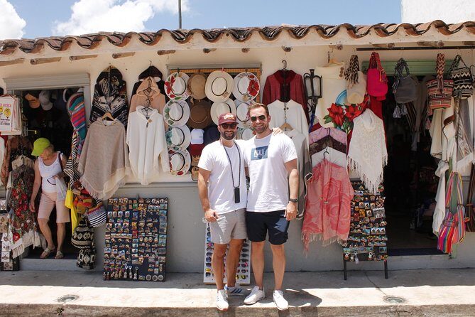 Medellin : Guatape SEMI PRIVATE EXPERIENCE - Stop 1: Piedra del Peñol and the practical way to enjoy it