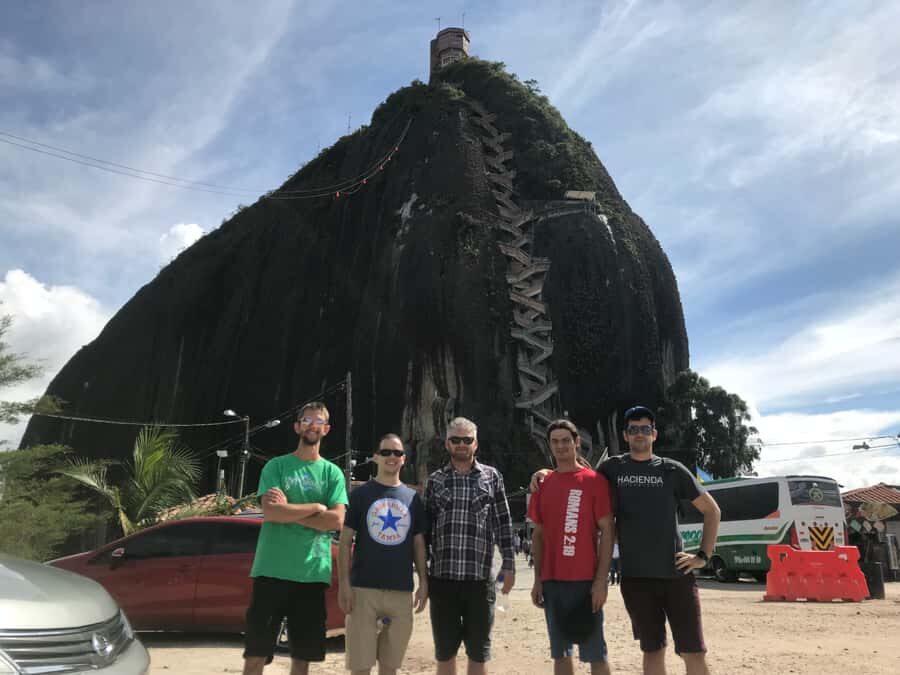 Medellín: Guatape Village with Coffee and Fruit Tasting Tour - From Medellín to Peñol: how the morning sets you up