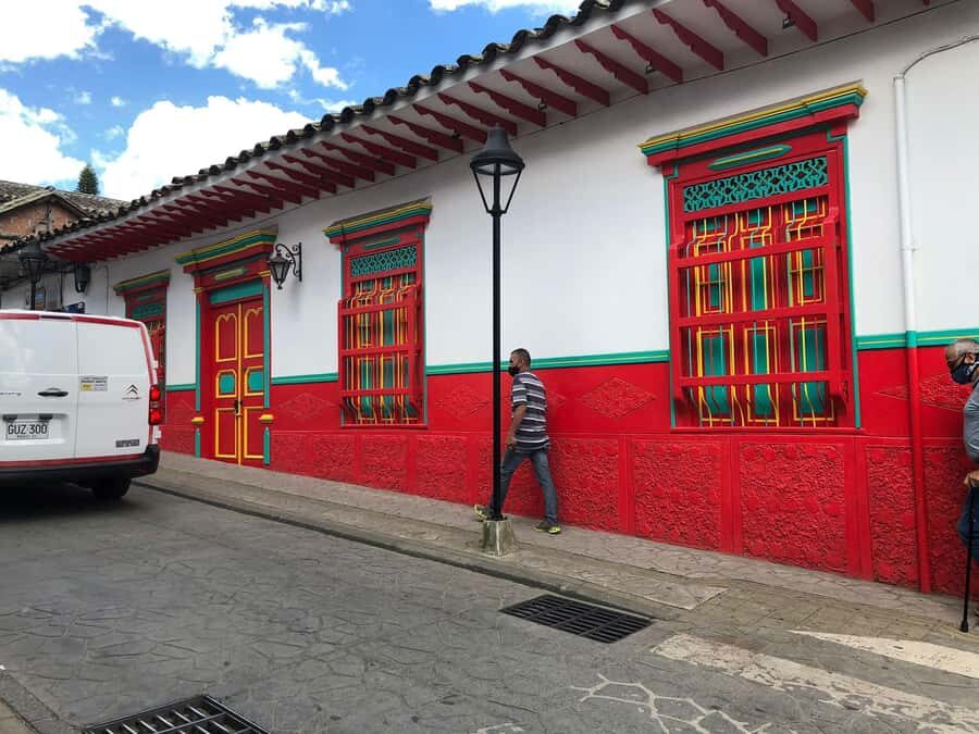 Medellín: Guatape Village with Coffee and Fruit Tasting Tour - Price and logistics: does $174 make sense?