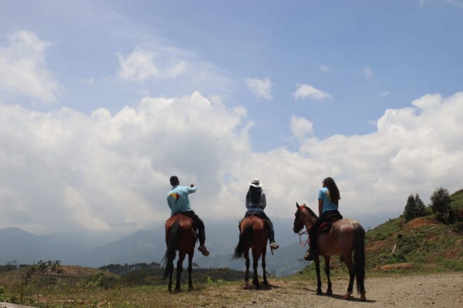 Medellin: Horseback Riding in the Medellin Mountains - The Trail and the Big View Stops: Where Time Becomes Photos