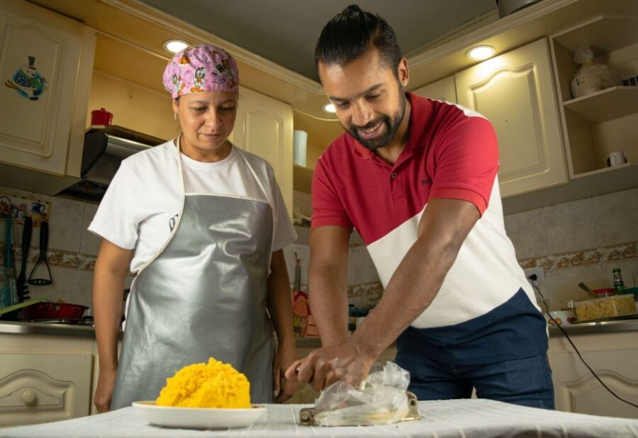 Medellin: Learn to make Colombian empanadas from scratch - Quick tips so you get more out of your empanada-making session