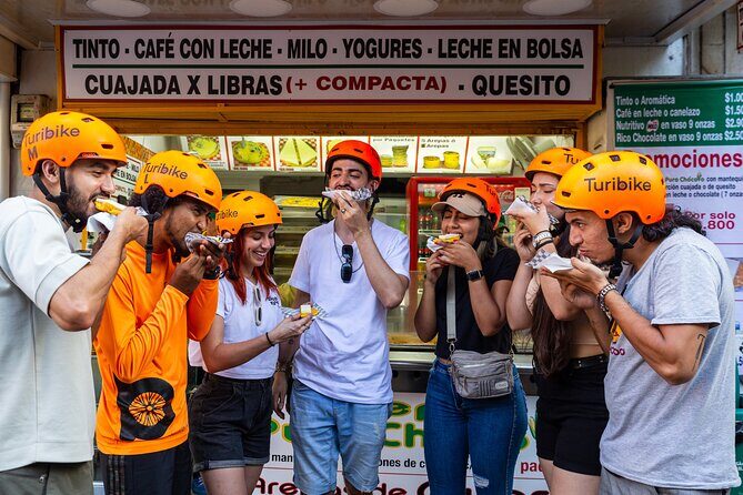 Medellín: Local neighborhoods and included food on e-bike - Parque Ciudad del Río: near El Poblado and a food-minded reset