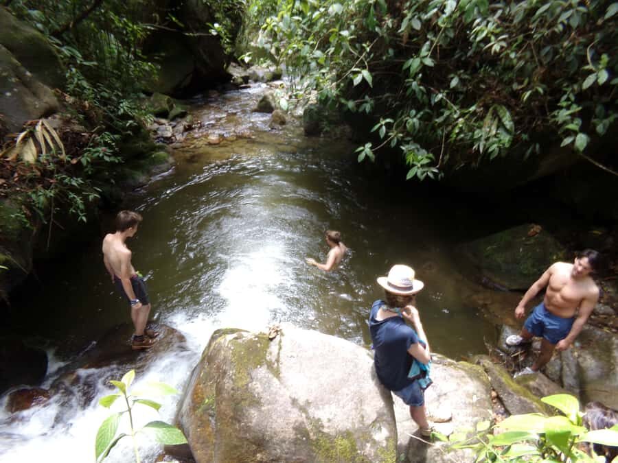 Medellín: Nature Experience & Waterfall-Hike - River crossings and slippery rocks: how to stay steady and enjoy it