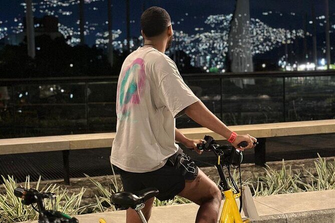 Medellin Night E-Bike Tour with Gourmet Dinner Included - Meeting in Laureles: Where Your Tour Starts and How It Feels