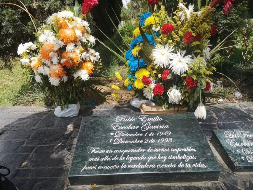 Medellin: Pablo Escobar, Dark Times & the New Medellin Tour - Should you book the Medellín Pablo Escobar: Dark Times & the New Medellín Tour?