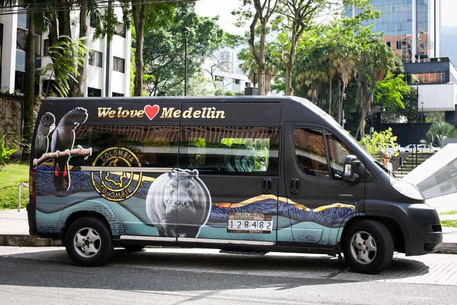 Medellín: Pablo Escobar Tour incl. museum & transportation - Casa Museo Pablo Escobar: the museum block you’ll feel the most