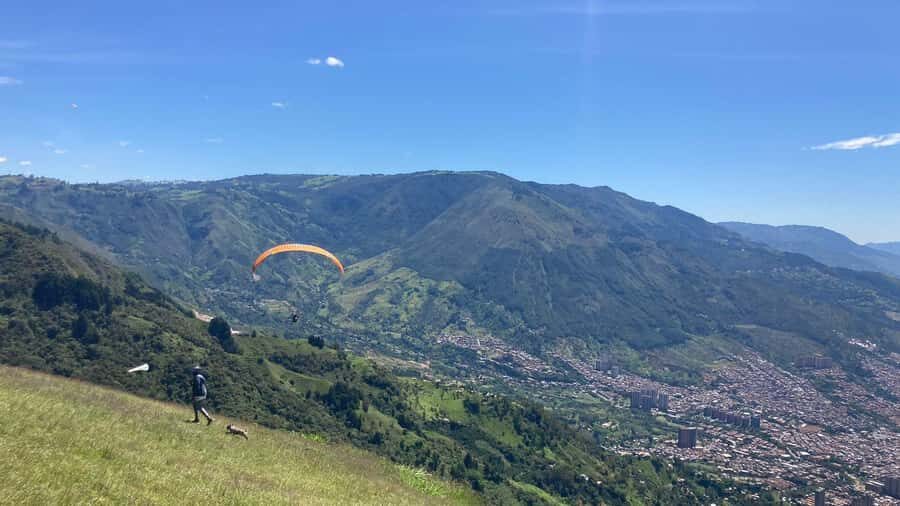 Medellín Paragliding - Go Pro Included - Safety and peace of mind with insurance