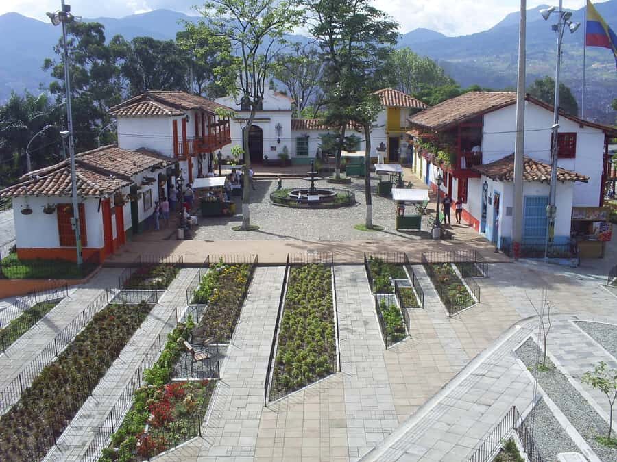 Medellin: Private City Tour - Timing, Comfort, and What to Pack
