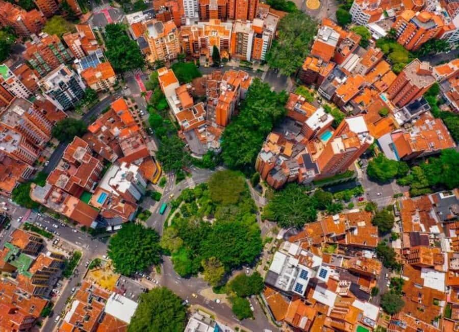 Medellín: Private City Tour and Comuna 13 Tour - Price and value: what $104 buys in a private 6-hour day