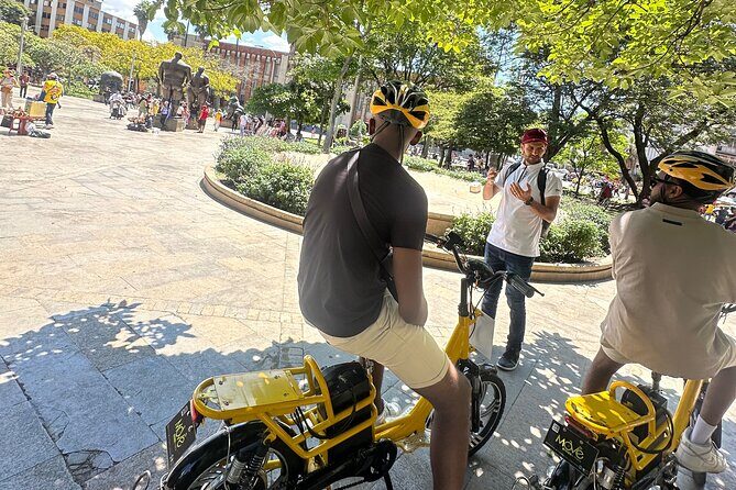Medellin Private E-Bike Tour with Gourmet Lunch included. - The gourmet stop in Conquistadores: how the meal fits your day