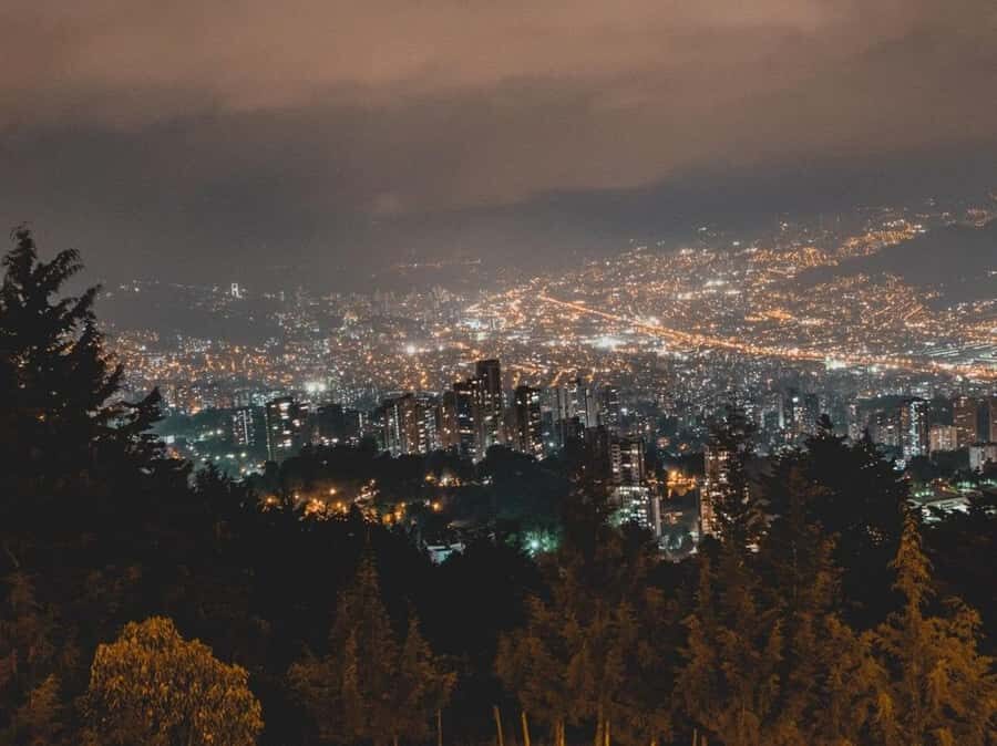 Medellín: Private Food Tour With The Best Viewpoints. - Who should book this tour, and who should rethink it