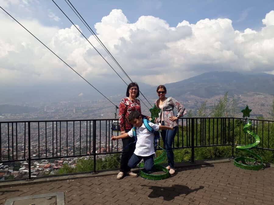 Medellín: Private Pablo Escobar and City Tour - Medellín in One Private Day: How the 6 Hours Flow