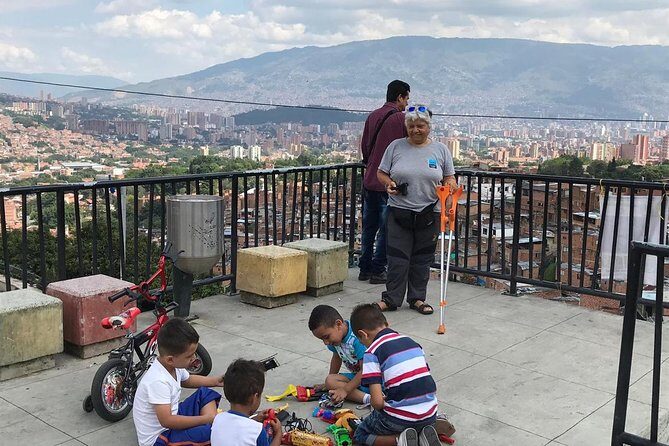 Medellin Street Art Tour - Riding the Metro: A Practical Side to the Creative Story