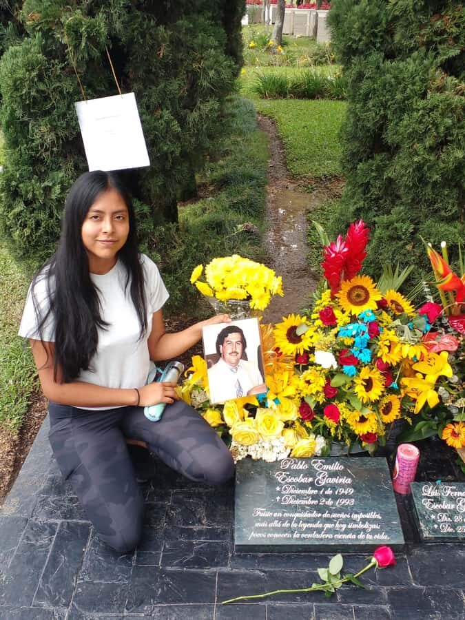 Medellin: Tour Pablo Escobar y Comuna 13 Privado - Price and value: is $80 for this day a good deal?