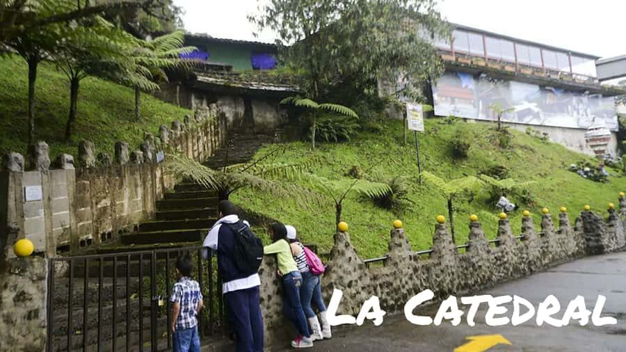 Medellin: Tour to The Cathedral - History of Pablo Escobar and his Impact - The route across Medellín: from Parque de la Inflexión to the prison gates