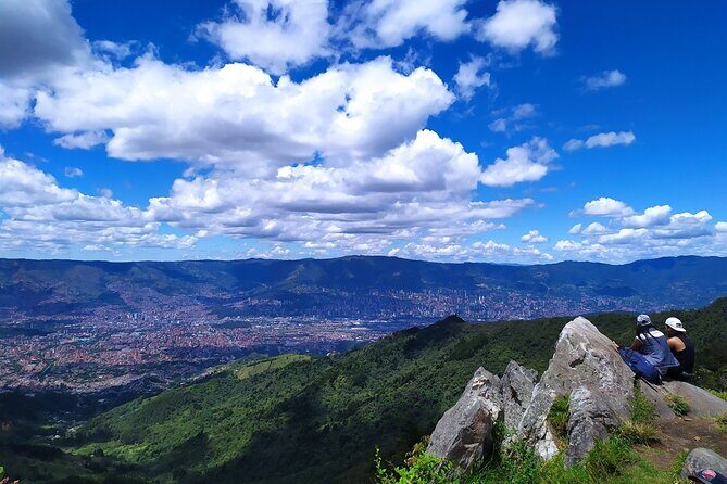 Medellín Viewpoints Hike - Guanpante and Astilleros reserves: undulating terrain and more lookouts