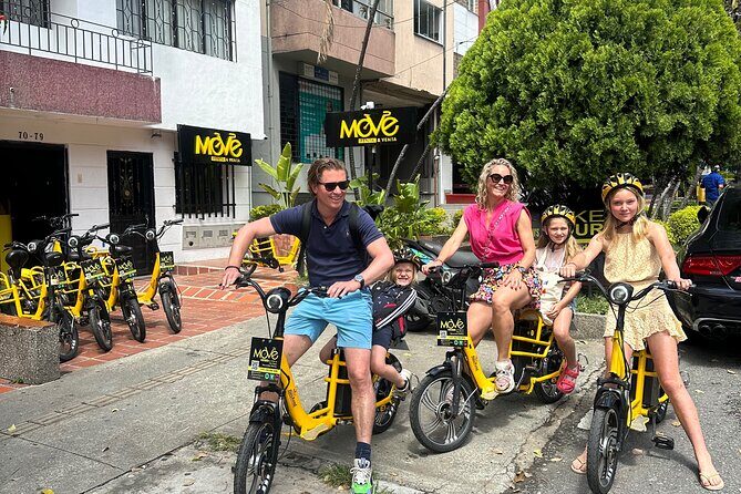 Medellin: VIP Private Historic E-Bike Tour with Lunch - Parque del Río: modern green city planning in motion