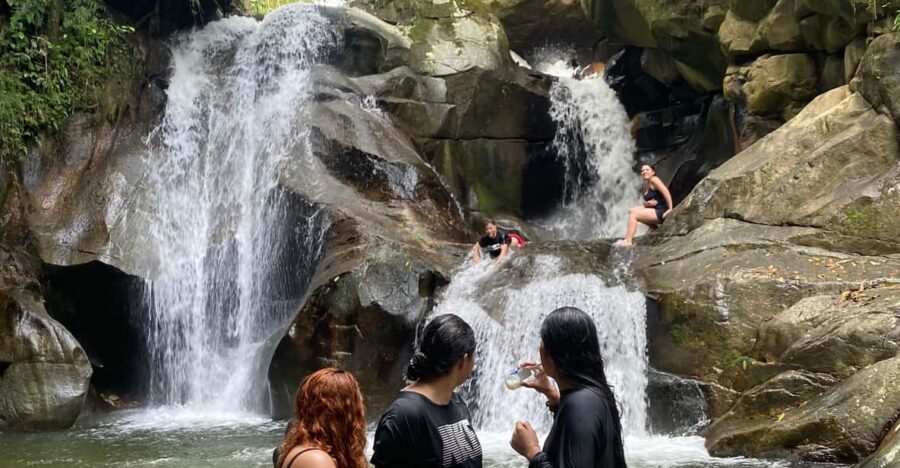 Medellin: waterfalls and naturals poolls tour - Crowds, Pace, and Who This Tour Suits Best