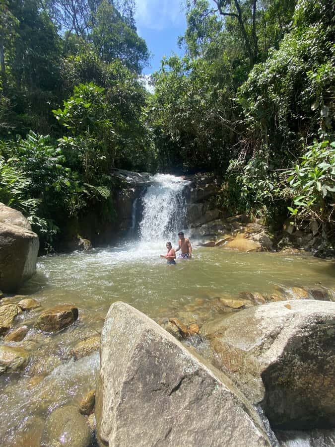 Medellin: waterfalls and naturals poolls tour - Pickup in El Poblado, Laureles, or Niquia: Finding the White SUV