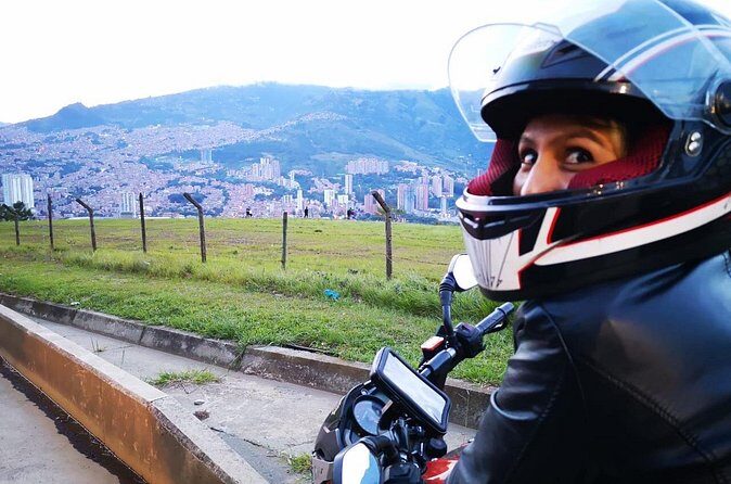 Motorcycle rental in Medellin with unlimited km - Price vs. Possible Card Holds: A Caution That’s Worth Taking Seriously