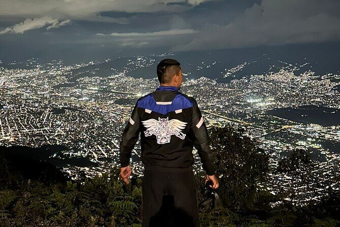 Night getaway, picacho viewpoint and 7 more, crossing communes! - Why this Medellín night viewpoint tour feels different on a moto