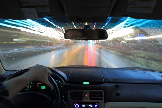 Night-time Private transfer service from or to Medellín Airport - Pickup timing: domestic vs international flights