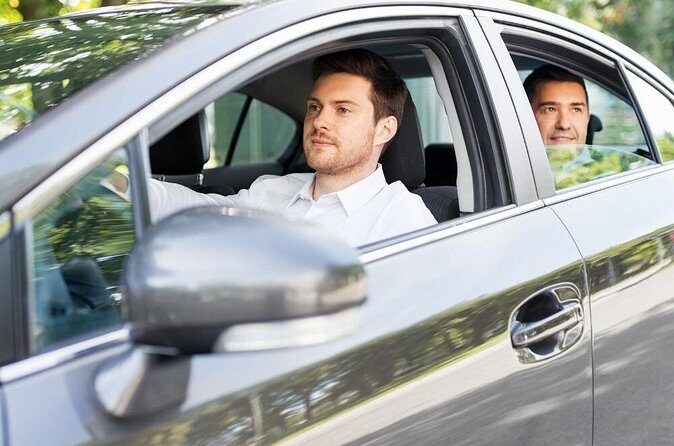 Night-time Private transfer service from or to Medellín Airport - The best drivers do the basics right: Juan and Andres