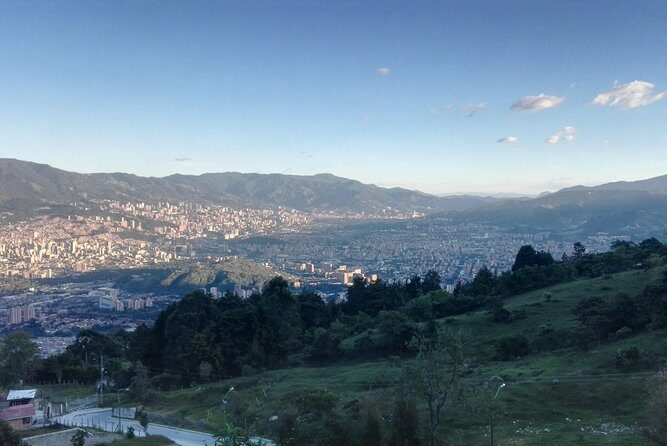 Night Tour to El Picacho Viewpoint and Colombian snacks - Key highlights you’ll actually notice