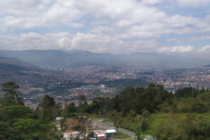 Night Tour to El Picacho Viewpoint and Colombian snacks - Night Views from Medellín’s Guardian Hills: The Big Idea
