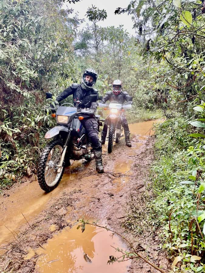 Off-road motorcycle adventure through the Medellín mountains - Safety gear and motorcycles: the setup that reduces stress