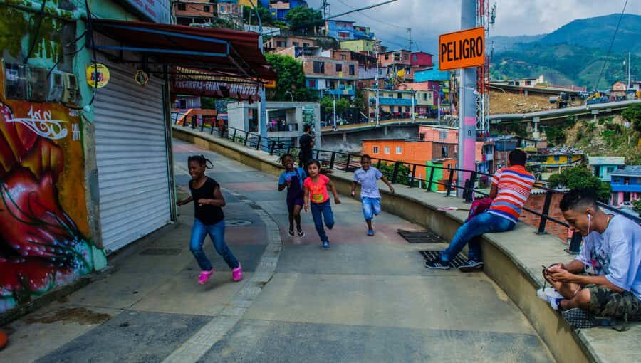 pablo, comuna 13 & cable car express tour - Key things that make this tour click