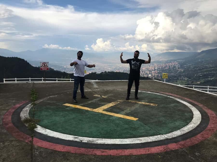 pablo, comuna 13 & cable car express tour - Pablo Escobar memorial area: confronting a symbol, then learning the context