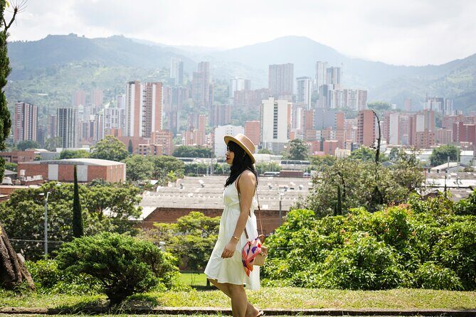 Pablo Escobar and Graffitour Commune 13 Resiliencia Paisa - Cancha El Dorado: how neighborhoods benefited, and why that matters
