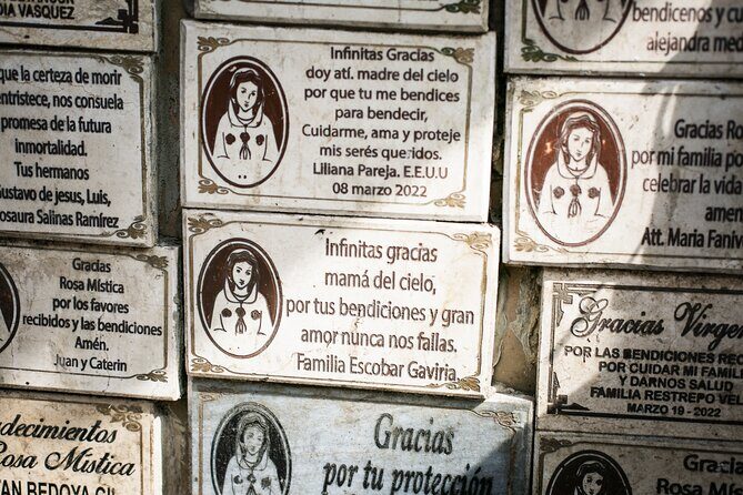 Pablo Escobar and Graffitour Commune 13 Resiliencia Paisa - Comuna 13: murals, the coffee museum, and ice cream time
