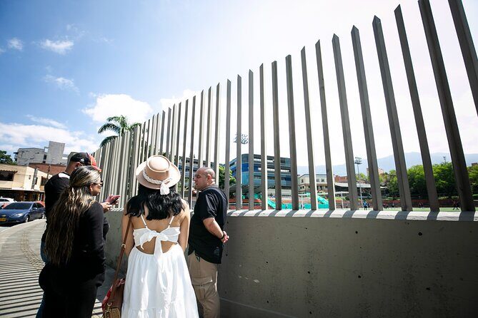 Pablo Escobar and Graffitour Commune 13 Resiliencia Paisa - Price and what’s included for a long Medellín day