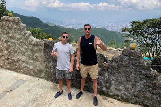 Pablo Escobar +Comuna13 tour - Stop 1: Medellín and Comuna 13—history you can see