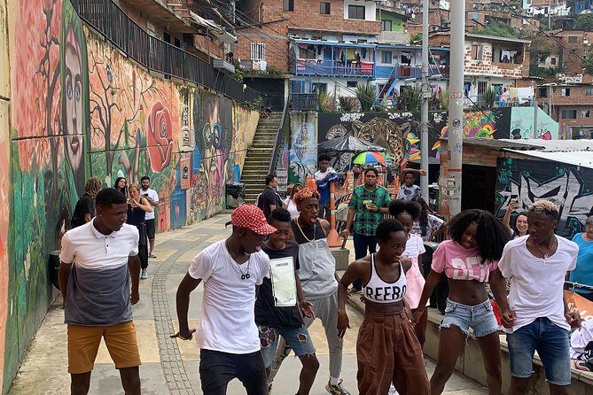 Pablo Escobar +Comuna13 tour - Hotel pickup and drop-off: the underrated comfort win