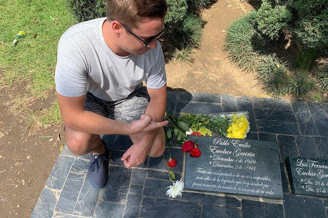 Pablo Escobar +Comuna13 tour - Admission is free: what that means for your budget