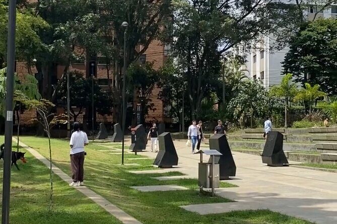 Pablo Escobar private tour - Stop 4: Parque Memorial Inflexion and the Monaco building ruins
